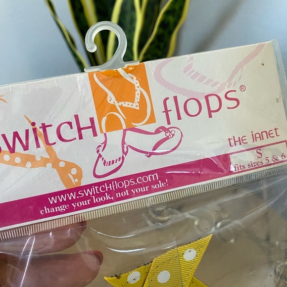 NEW Switch Flops The Janet Small Yellow Straps - Picture 2 of 3